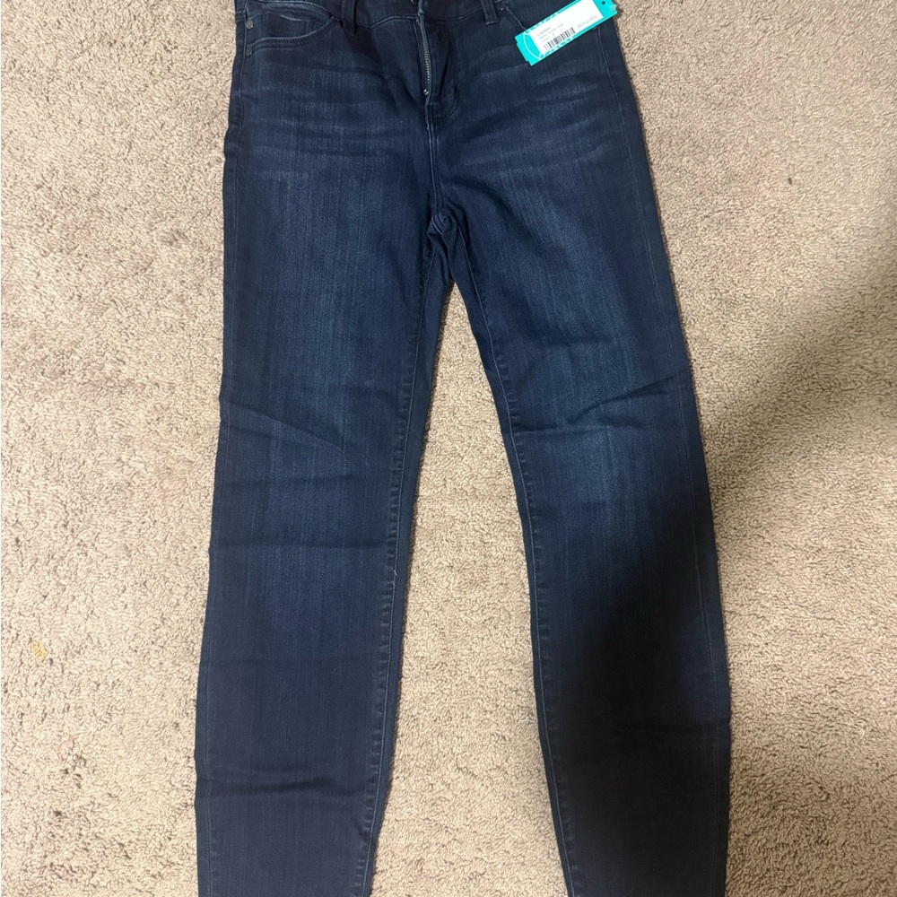 Liverpool size 6/28 Abby ankle skinny jeans.